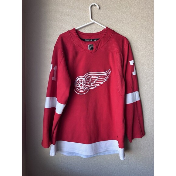 Detroit Red Wings Dylan Larkin Adidas Red Home Premium Jersey Men’s Size 46 - Picture 1 of 10